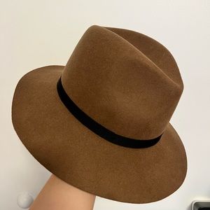 Aritzia Brown Wool Hat size S/M